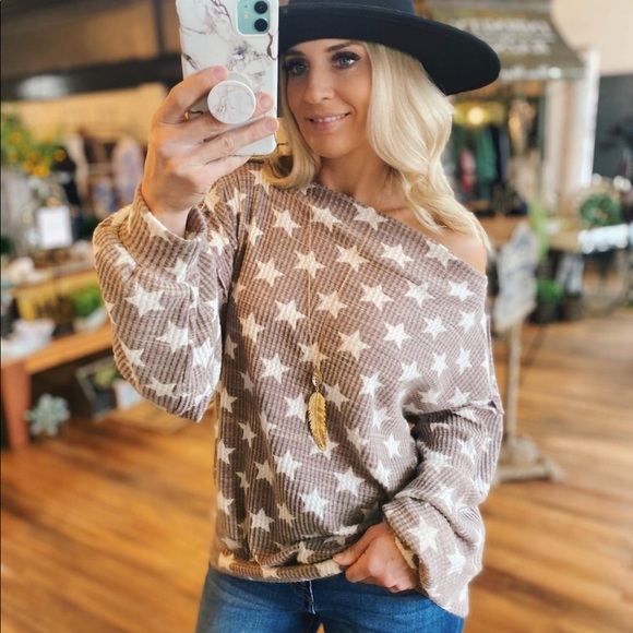 Star Gazer Waffle Knit Top-Taupe - Picture 4 of 5